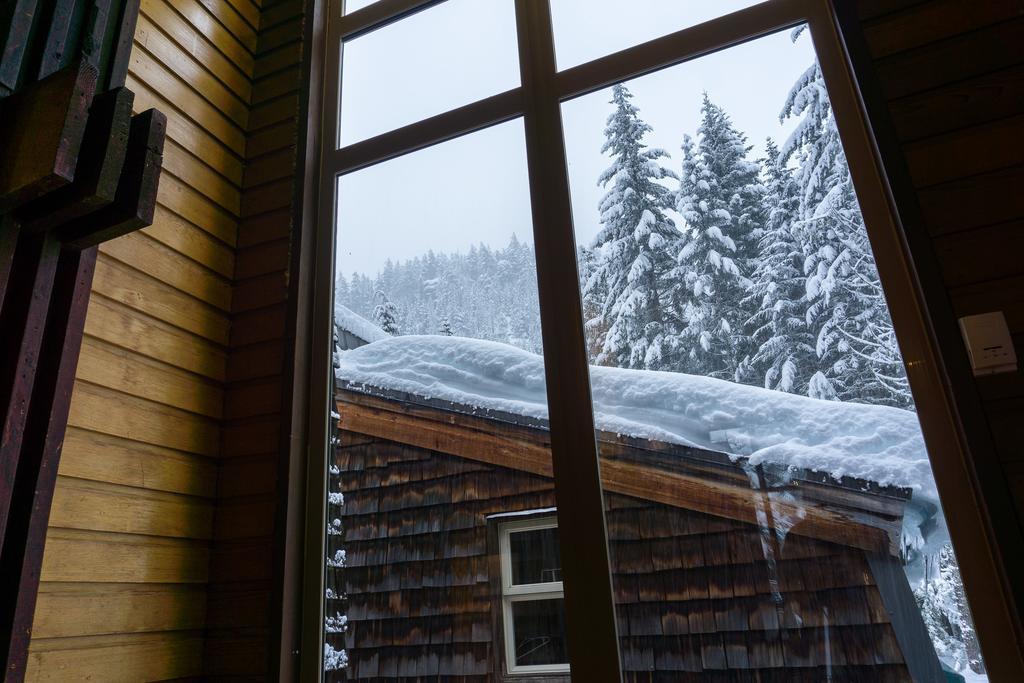 Ubc Whistler Lodge Exterior photo