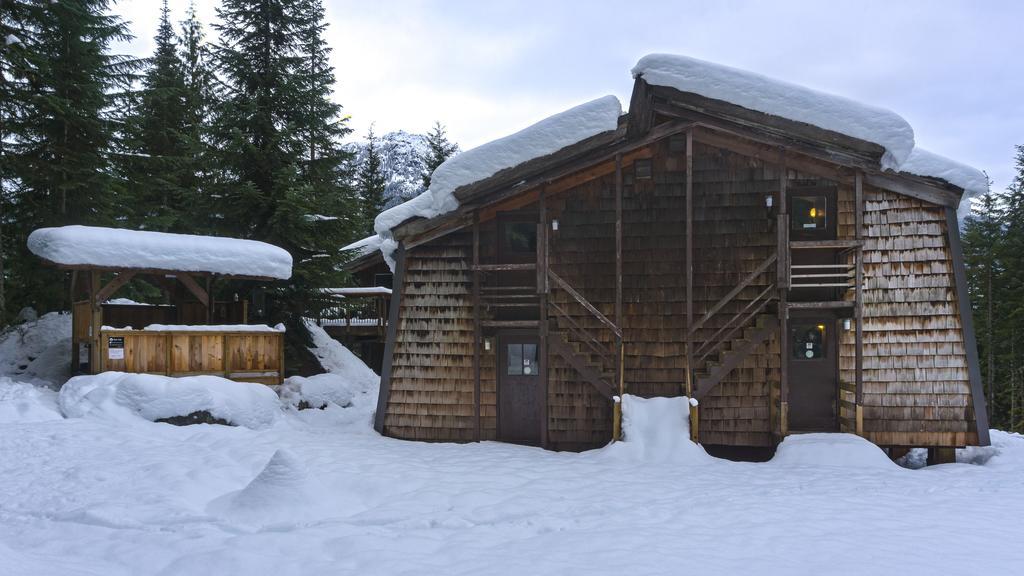 Ubc Whistler Lodge Exterior photo