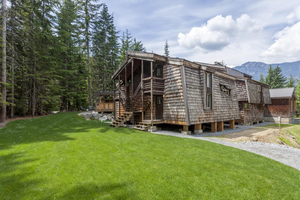 Ubc Whistler Lodge Exterior photo